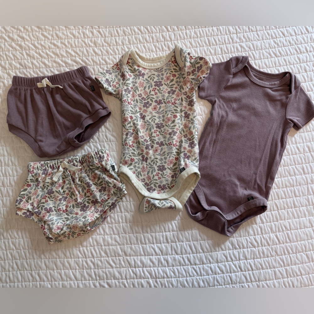 Modern Moments - 4pc Onesie/Bloomer Bundle- Size 18M